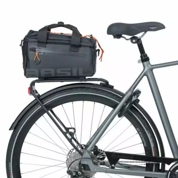 Sacoche De Porte-Bagages BASIL Miles Tarpaulin MIK 7L Noir/Orange 16 Sacoche De Porte-Bagages BASIL Miles Tarpaulin MIK 7L Noir/Orange – Image 14