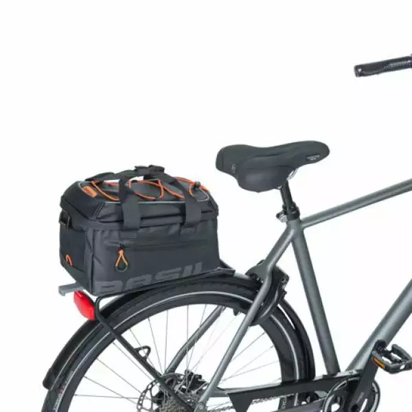 Sacoche De Porte-Bagages BASIL Miles Tarpaulin MIK 7L Noir/Orange 9 Sacoche De Porte-Bagages BASIL Miles Tarpaulin MIK 7L Noir/Orange – Image 7