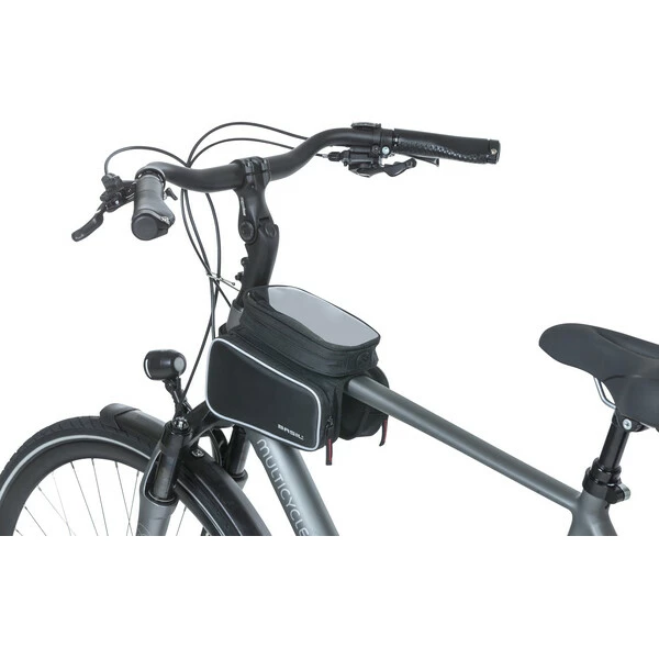 Sacoche De Cadre BASIL SPORT DESIGN M (1,5L) Noir 2022 16 Sacoche De Cadre BASIL SPORT DESIGN M (1,5L) Noir 2022 – Image 14